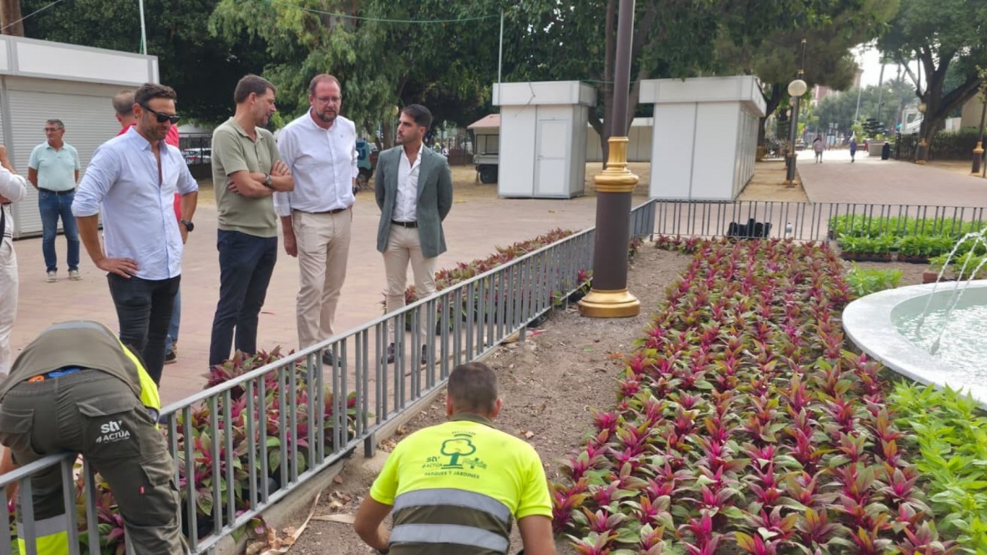 130.000 flores para engalanar la ciudad en la Feria de Murcia
