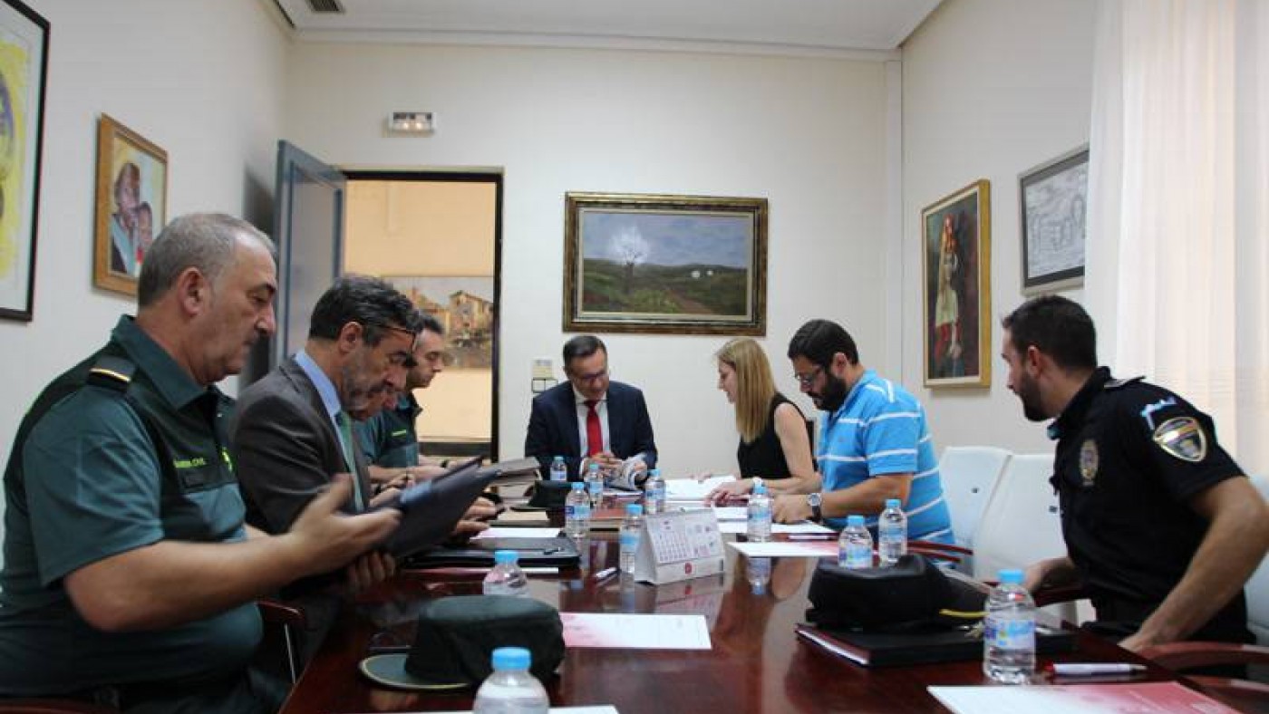 Reunión de Diego Conesa con la alcaldesa de Alhama de Murcia, Mariola Guevara. DELEGACIÓN DE GOBIERNO