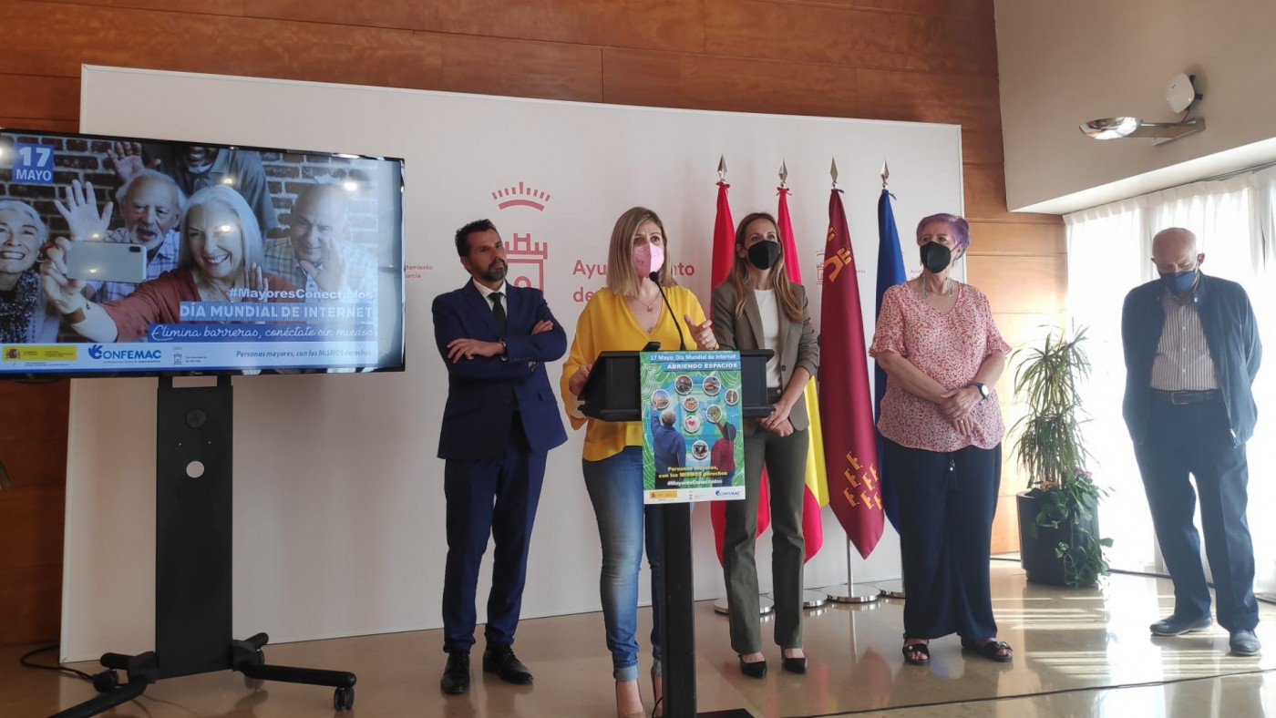 El Ayuntamiento de Murcia quiere tener instaladas red wifi en todos los centros de mayores antes de final de año