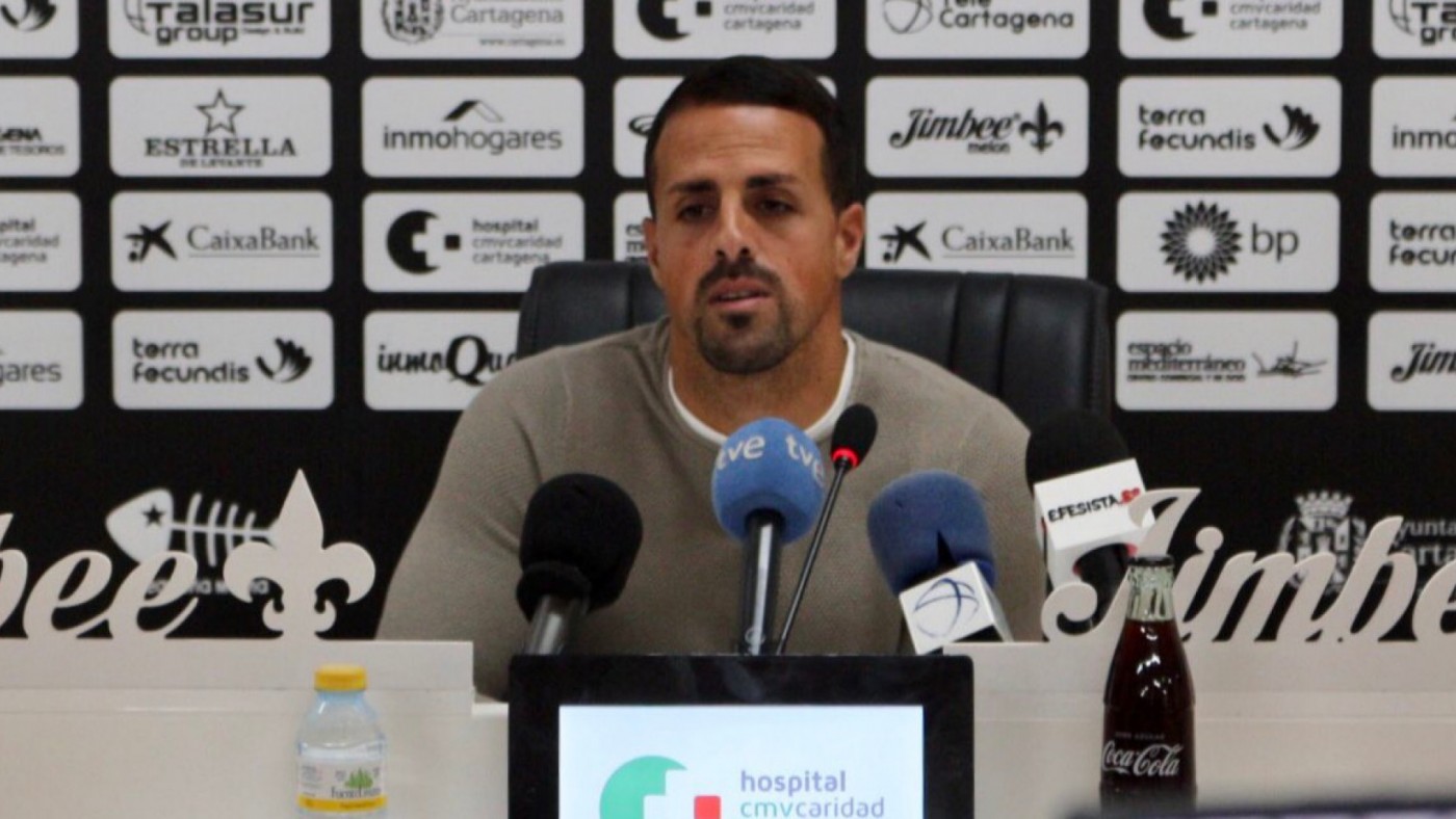 Vitolo: "Me quedan ocho partidos en el Cartagena, seguir aquí depende del ascenso"