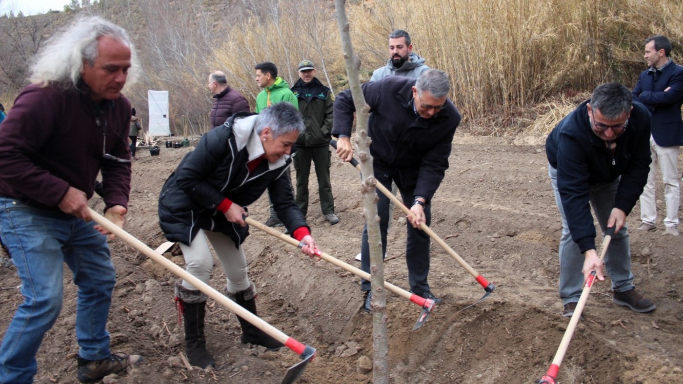La CHS suscribe un acuerdo con ANSE para la conservación y restauración de los ecosistemas fluviales