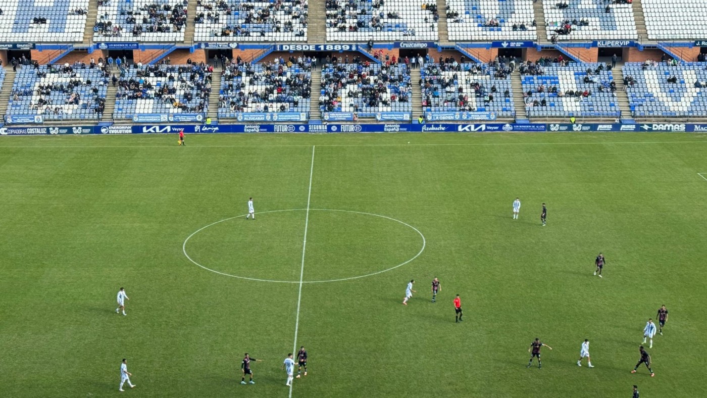 El Águilas seguirá líder tras empatar ante el Recreativo de Huelva (0-0)