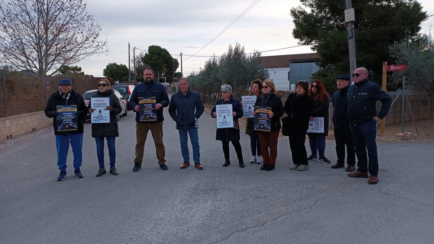 Vecinos de Yecla se concentran por la nueva oleada de robos