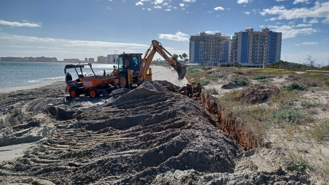 El Gobierno inicia la restauración de dunas en seis zonas de La Manga del Mar Menor