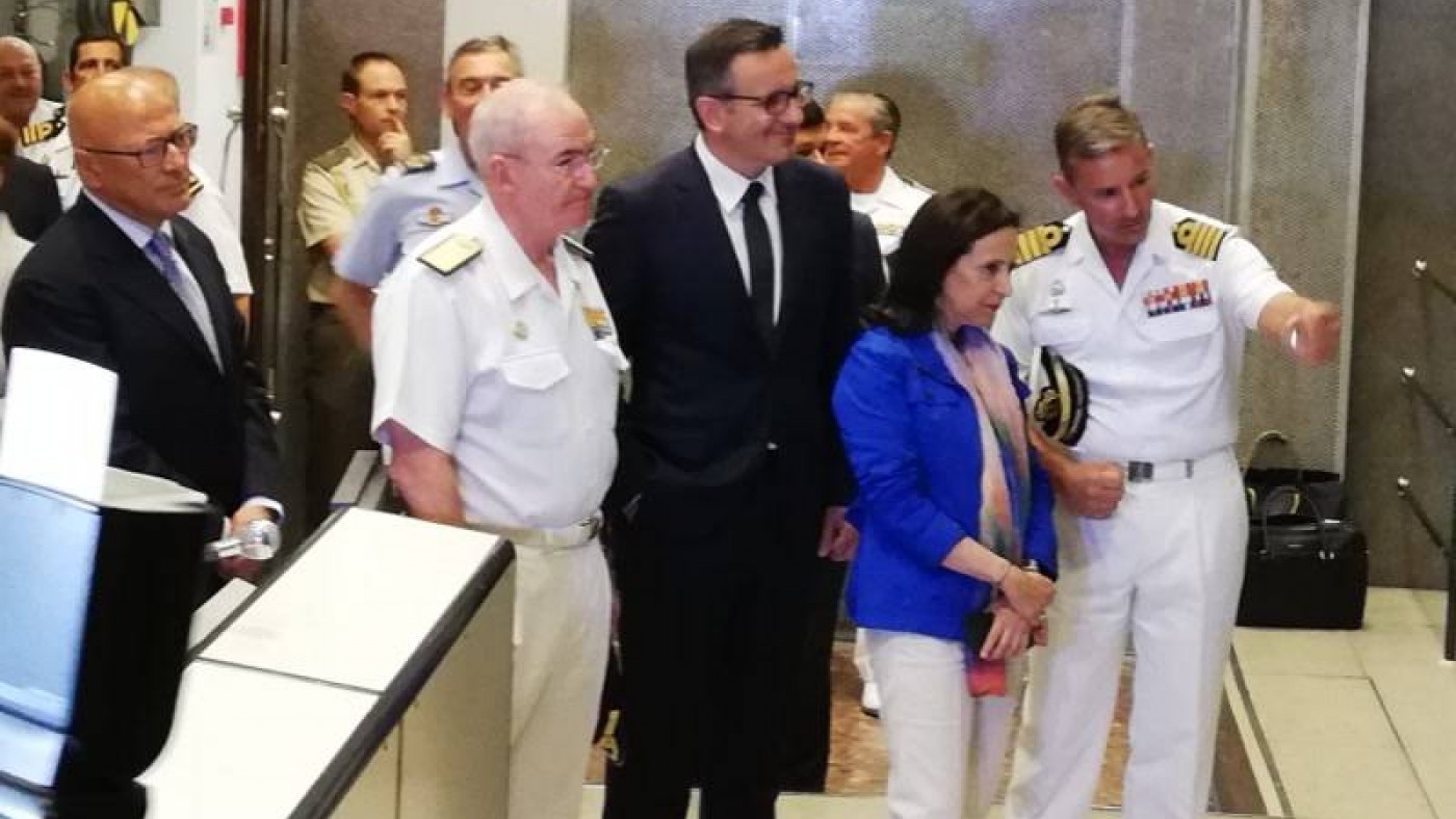 Margarita Robles durante su visita a la base de submarinos de Cartagena. ORM