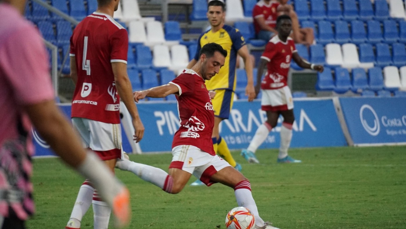 Sergio Aguza disputó sus primeros minutos con la elástica grana. Foto: Real Murcia