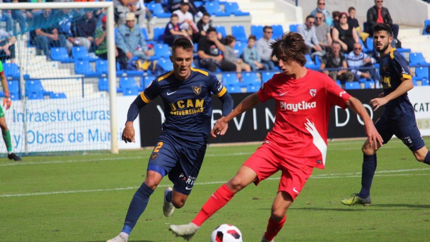 El UCAM Murcia vence 3-0 al Sevilla Atlético 