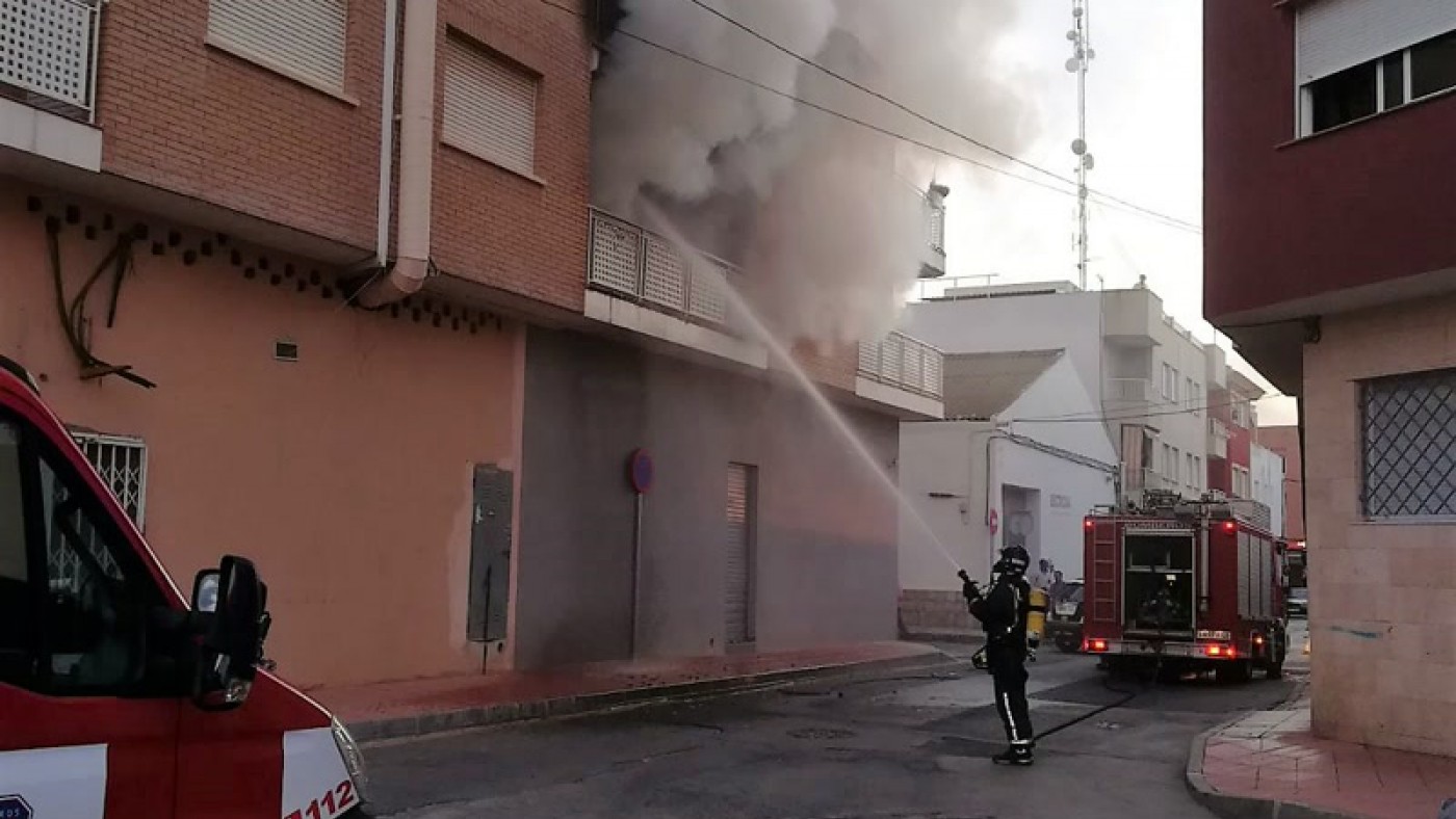 Edificio afectado por el fuego en San Javier