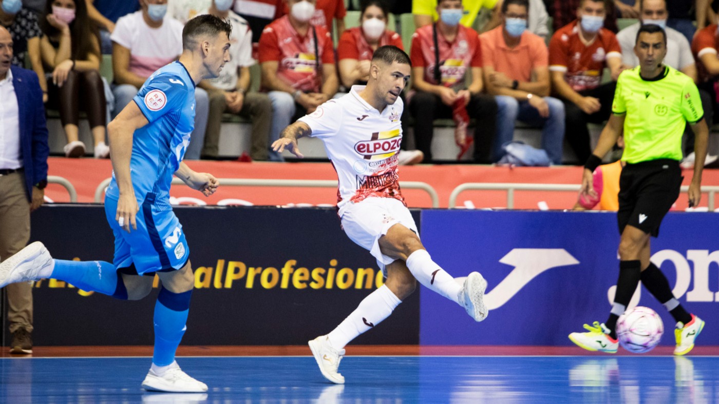Felipe Valerio hacía el primer gol del encuentro para ElPozo Murcia. Foto: Pascu Méndez