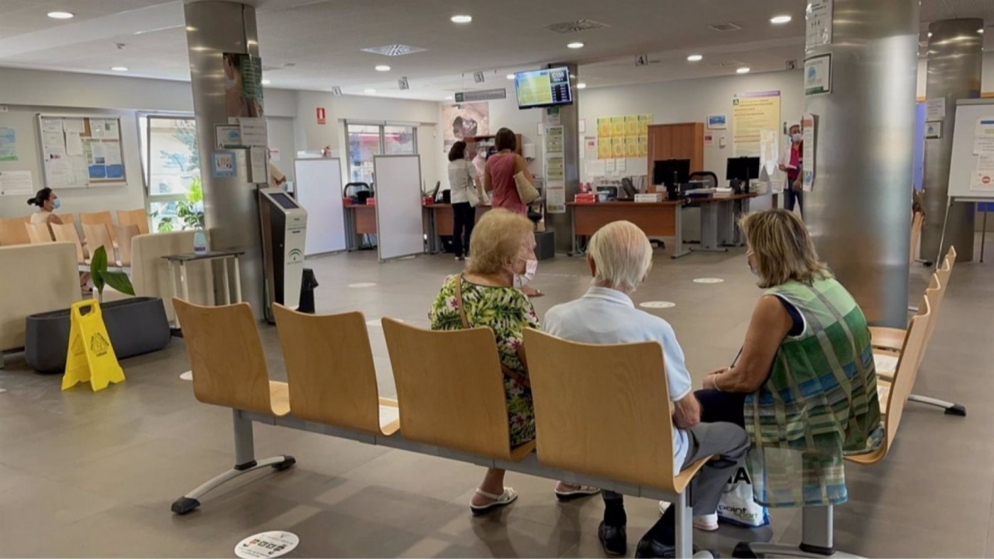 El Sindicato Médico y la Sociedad de Médicos de Familia denuncian que todavía quedan por cubrir 40 de las 111 plazas prometidas 
