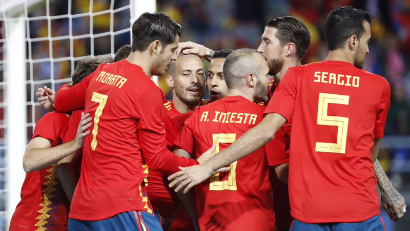 Los jugadores españoles celebran un gol (foto: @sefutbol)
