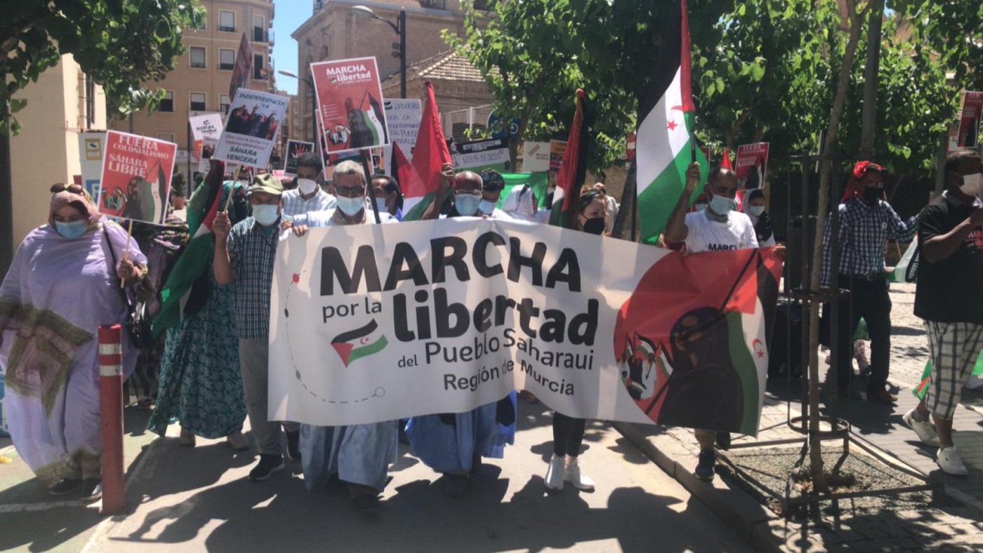 Medio centenar de personas marcha en Murcia "por la libertad del pueblo saharaui"