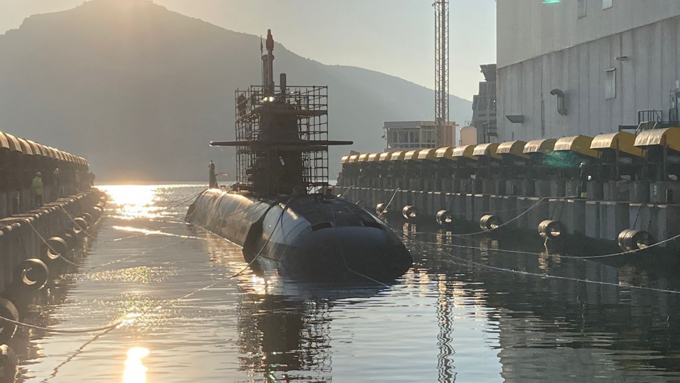El submarino S-81 arranca su hélice para probar la propulsión y la línea de ejes en Navantia