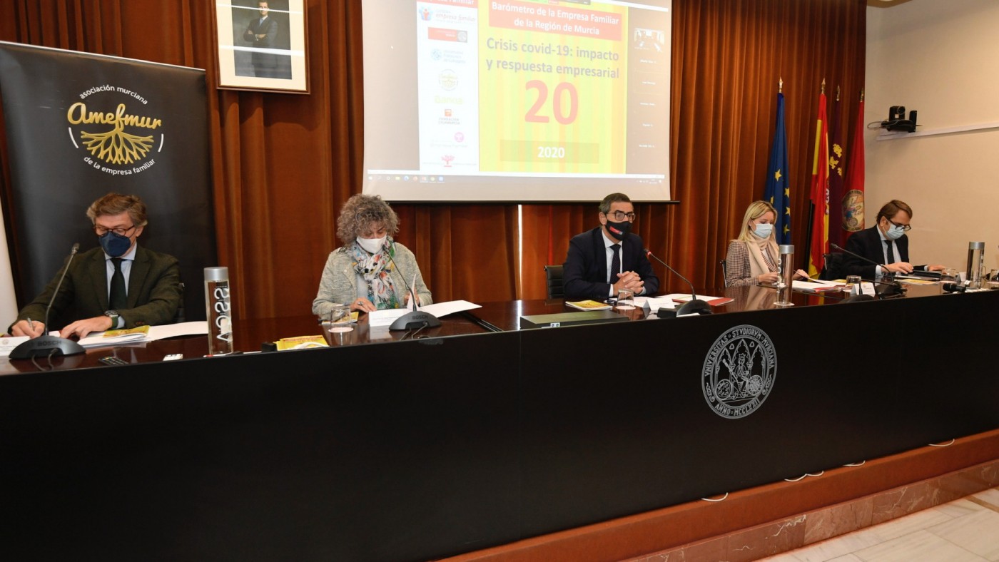 La Universidad de Murcia ha acogido el acto de presentación del Barómetro de AMEFMUR. Foto UMU