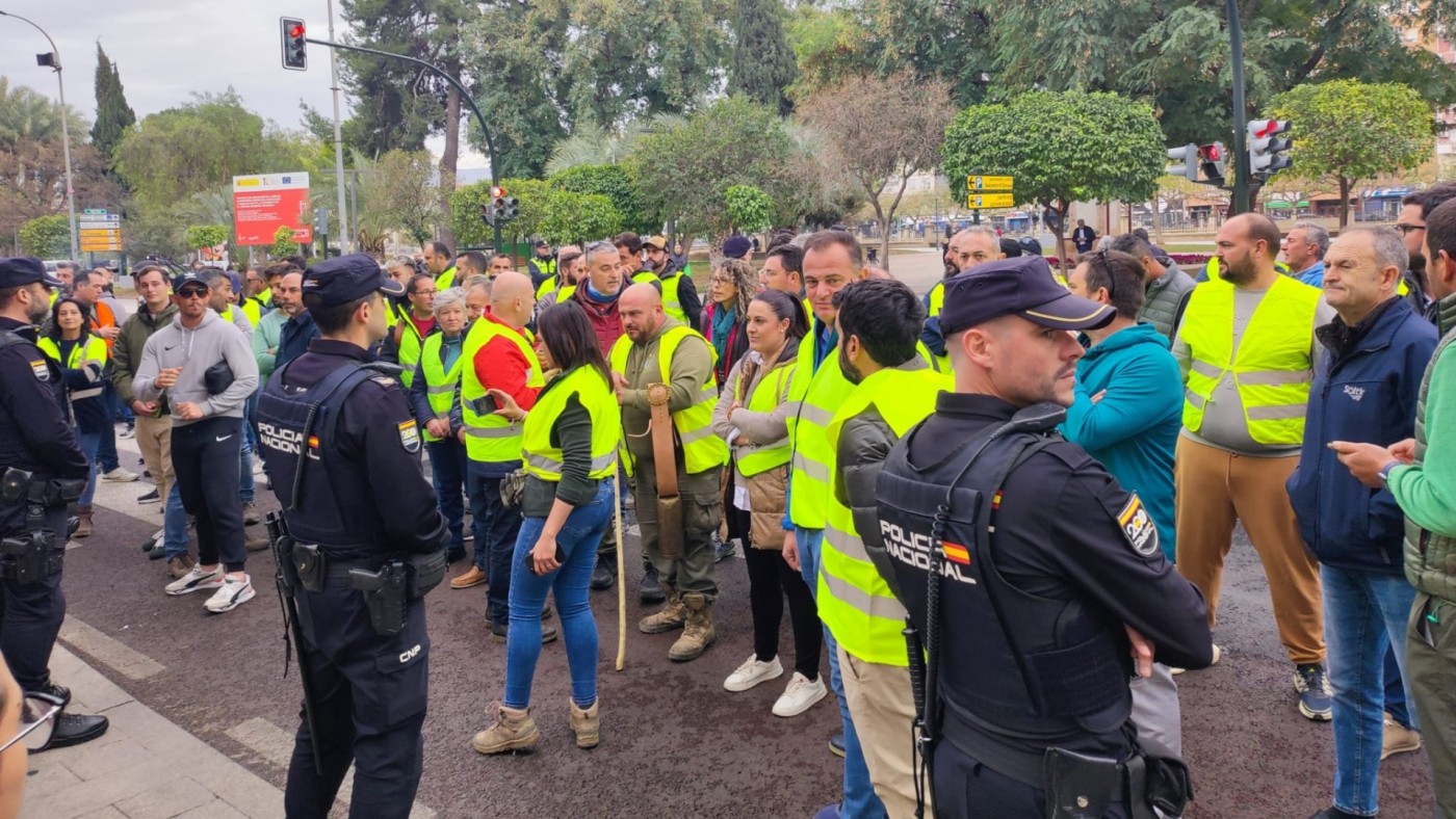 Agricultores repartirán productos agrícolas en la puerta de la Asamblea como protesta 