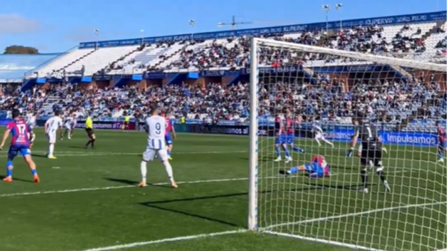 El Recreativo se aprovecha de un Yeclano en ruinas (5-1)