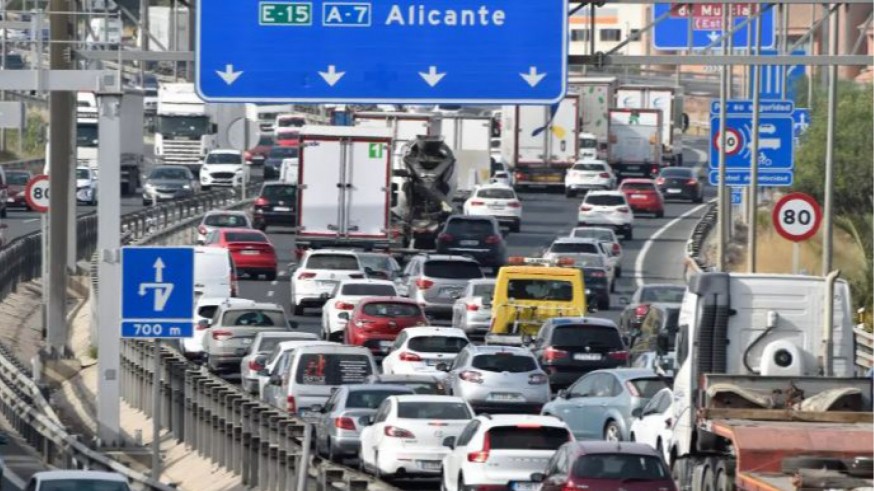 Las autovías A-30 y A-7 registran importantes retenciones en Murcia