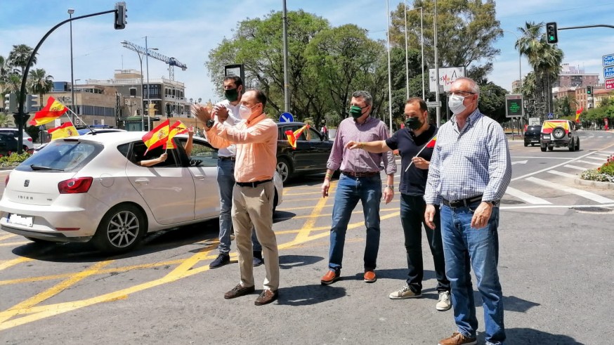 Vox Murcia apoya la suspensión de militancia de tres de sus diputados regionales