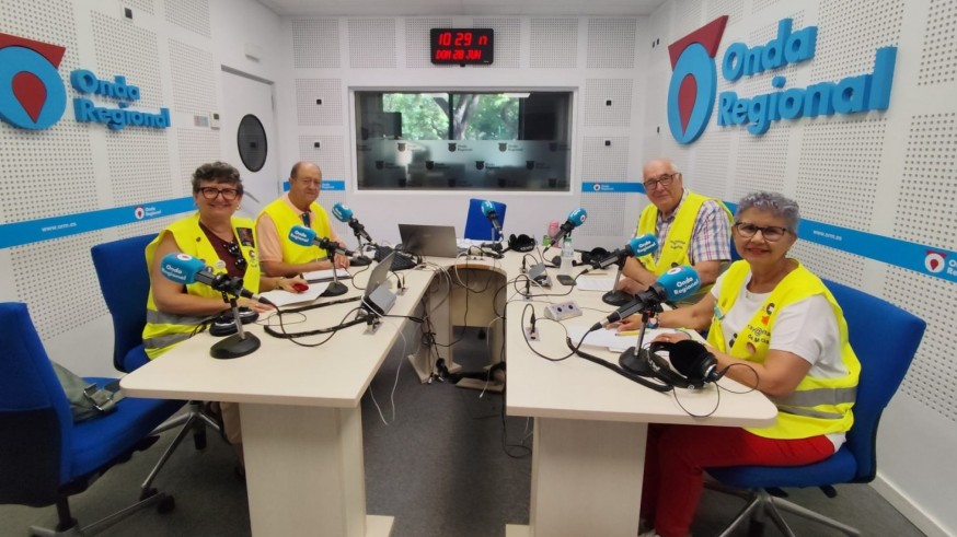 Los Yayoflautas exigen transparencia y "respuestas de adultos" ante el escándalo de las prótesis en Murcia