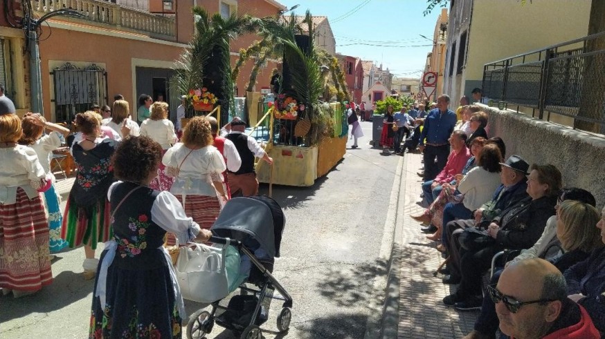 Mula. Los ayuntamientos de la comarca estudian suprimir los tractores en desfiles festeros