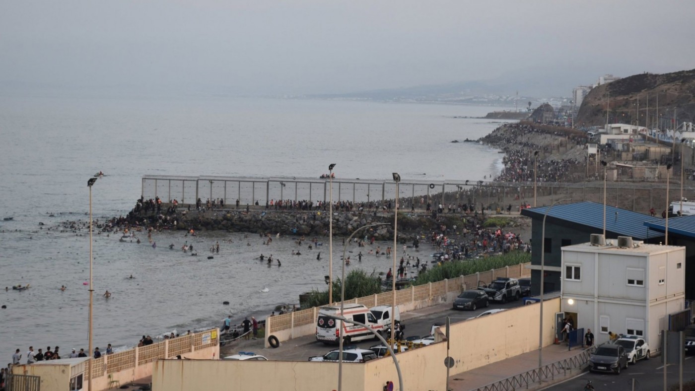 Unas 49.000 personas han entrado en Ceuta 