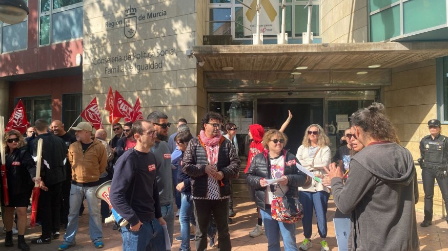 Los trabajadores de los centros de menores amenazan con ir a la huelga