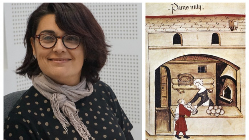 Clara Alarcón junto a una imagen de una panadera medieval