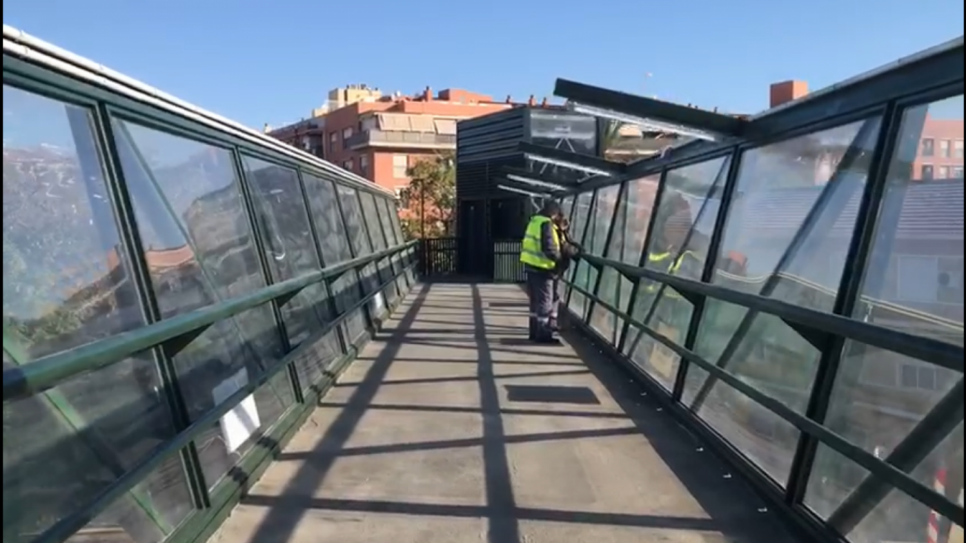 VÍDEO | Así es la pasarela peatonal sobre las vías del tren en Murcia