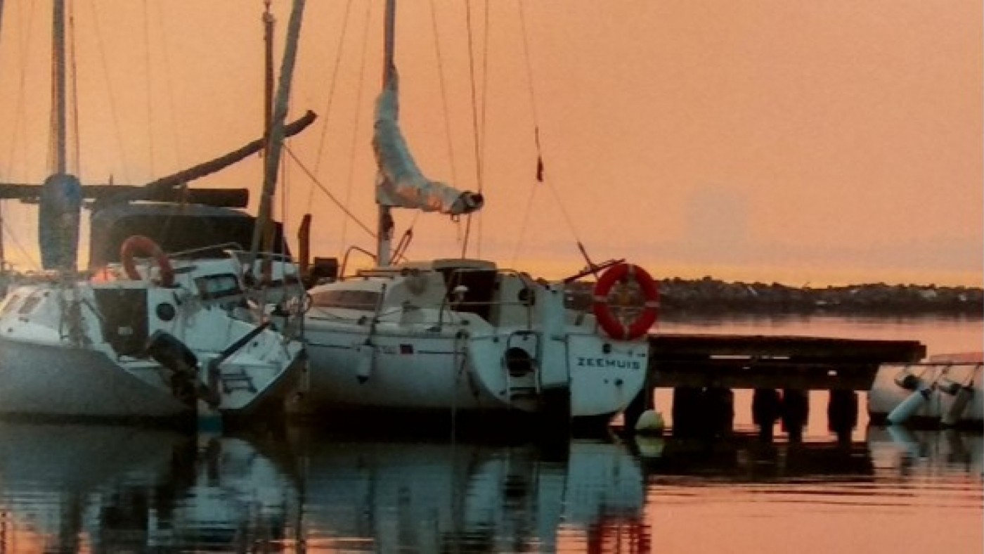 La nueva ley que limitará la navegación en el Mar Menor pretende evitar el abandono de barcos