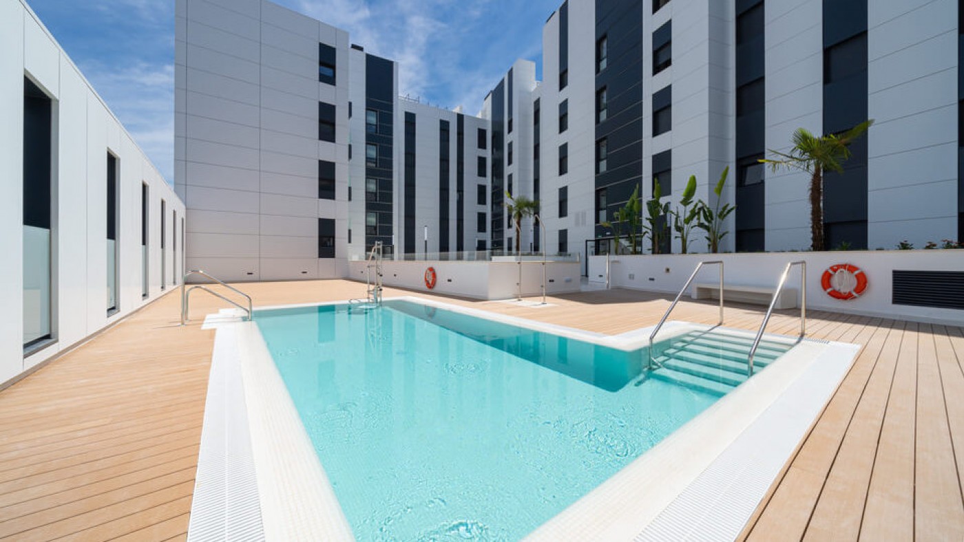 Casi un veinte por ciento de los pisos y casas que se venden en la Región cuentan con piscina