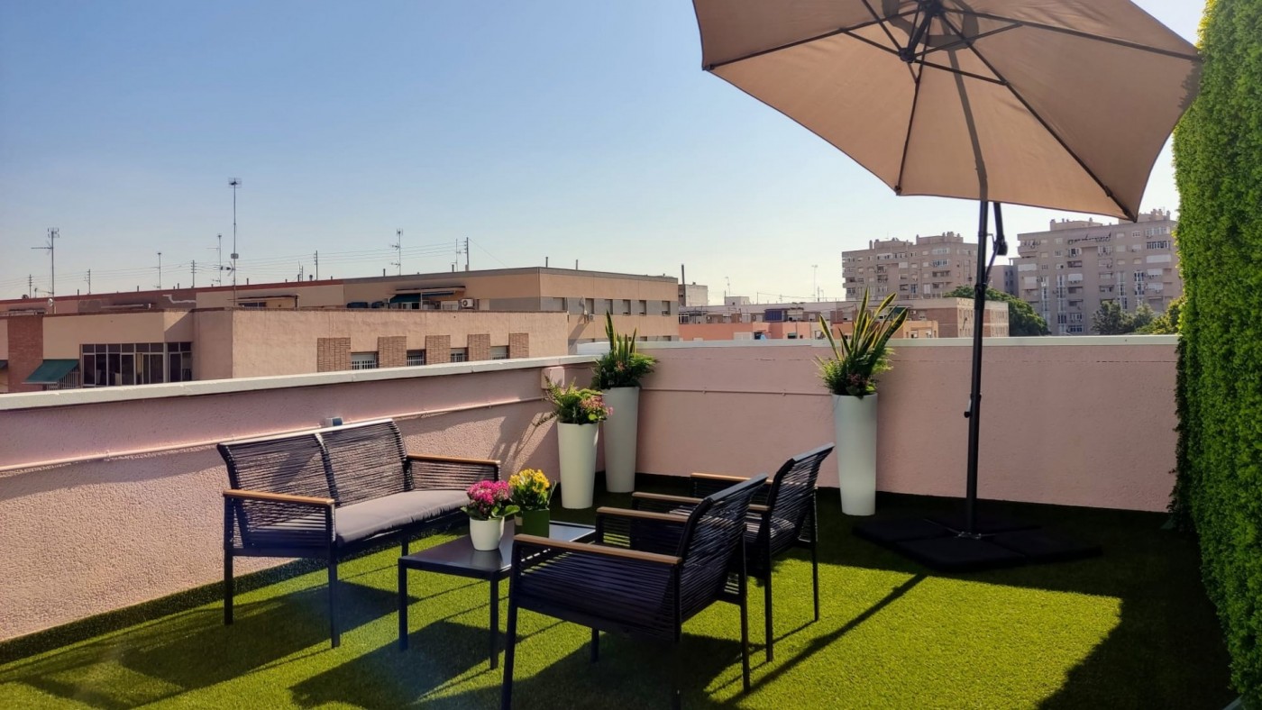 El Rosell cuenta con una nueva terraza al aire libre para pacientes de cuidados paliativos y sus familiares