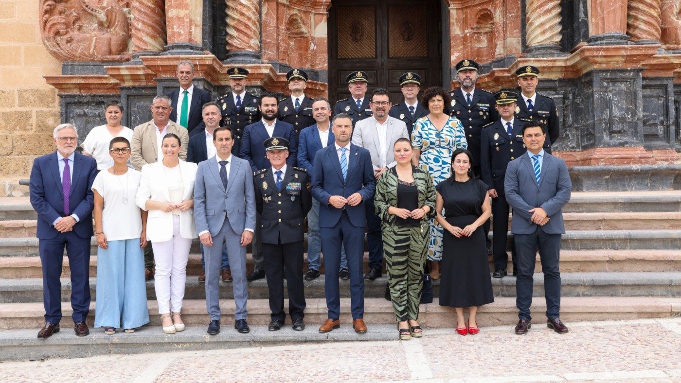 La Federación de Municipios rinde homenaje a la Policía Nacional
