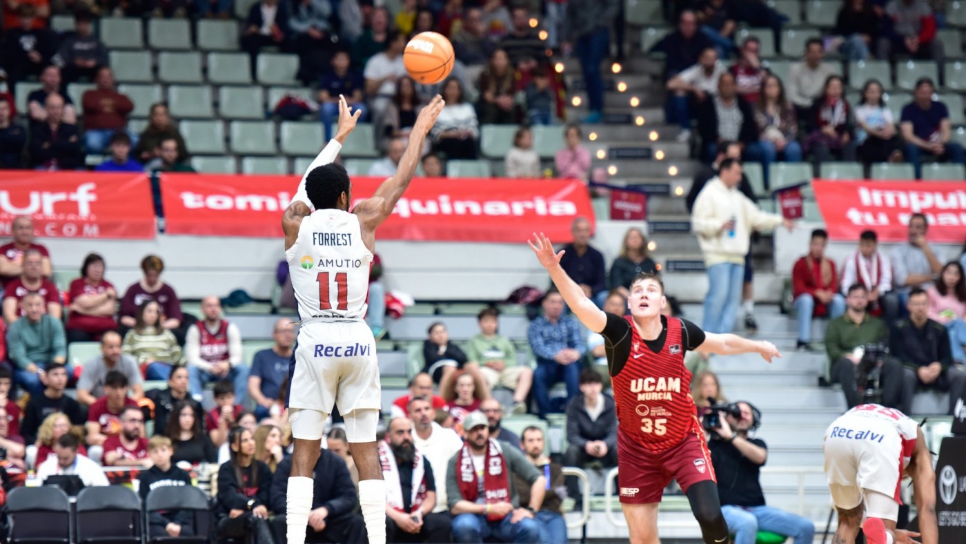 El UCAM Murcia sucumbe ante un Baskonia enchufado (82-91)