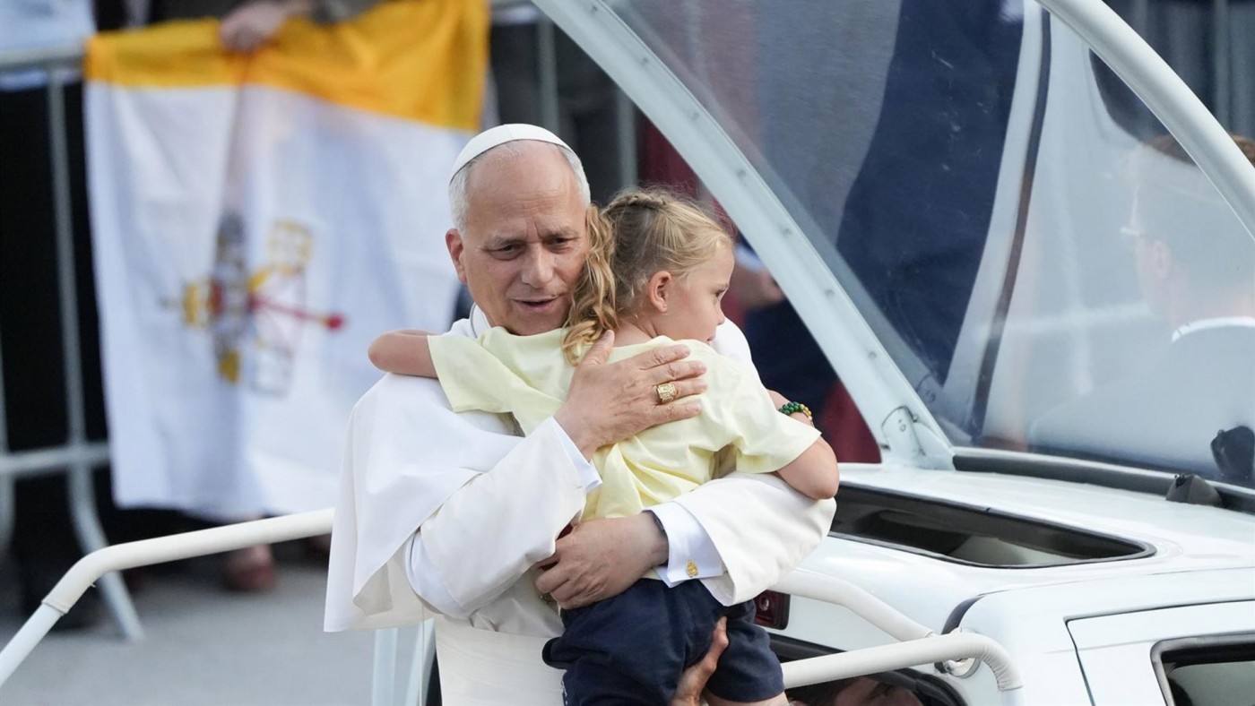 El Papa León XIV regresa a Roma conmovido por el "gran corazón católico de España"