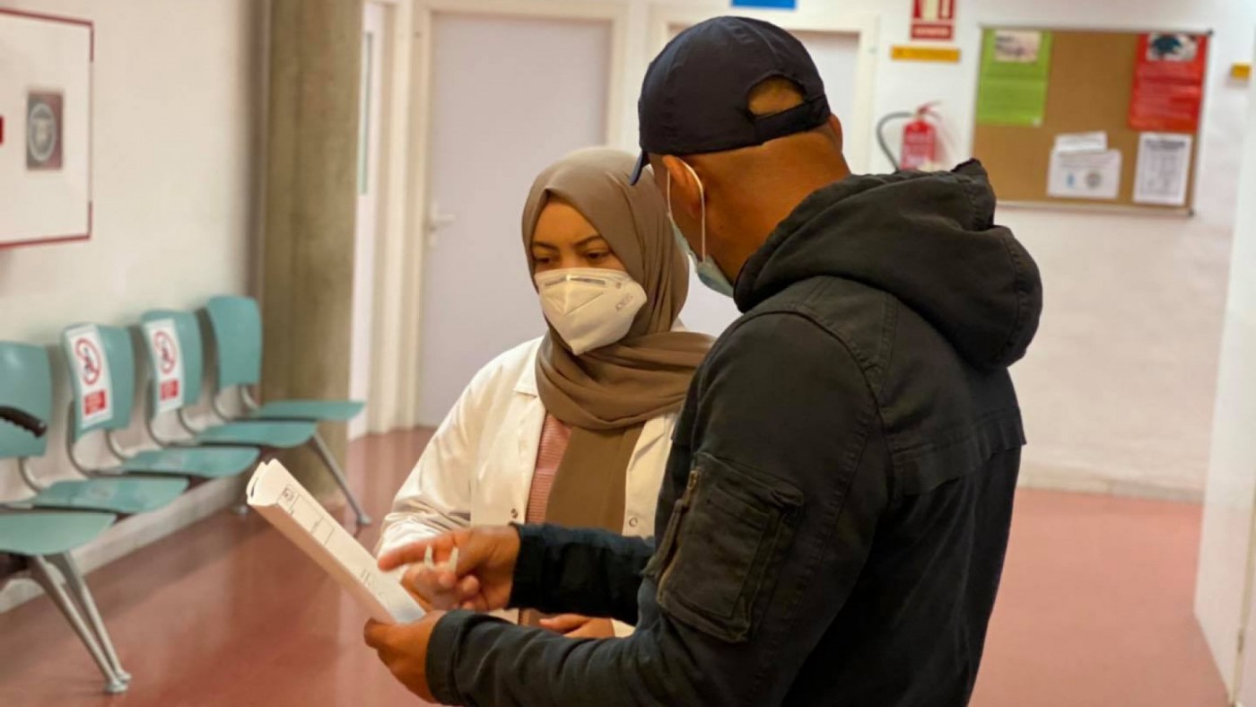 Torre Pacheco contrata a una traductora de árabe para los centros de salud