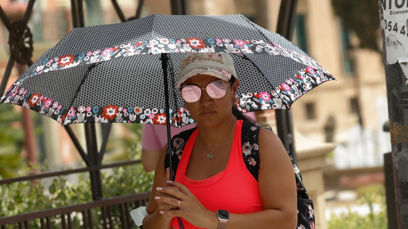 Vuelven los avisos naranja y los termómetros de más de 40ºC este lunes