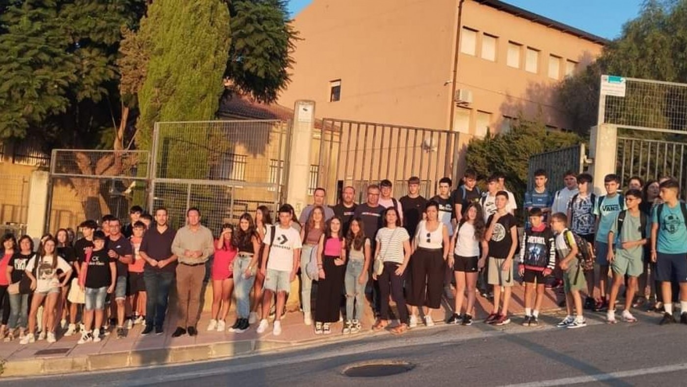 Protestas de las familias por la falta de transporte escolar 