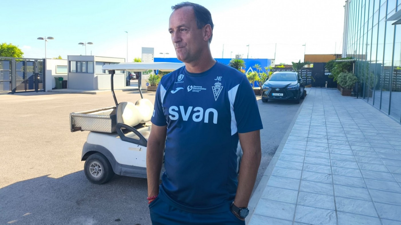 Etxeberría: "El equipo se debe parecer más al del día del Elche"