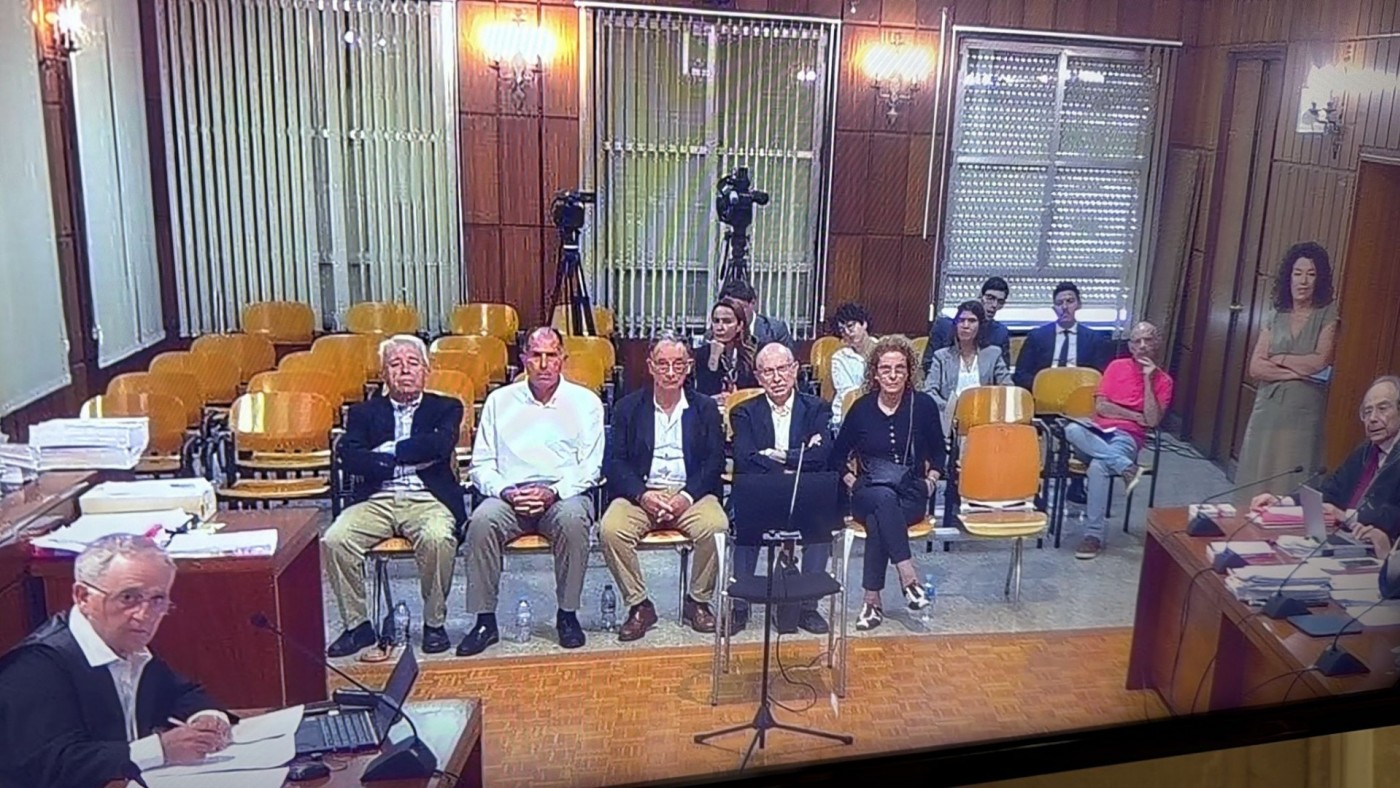 "Con todos los informes favorables, mi responsabilidad era la de firmar"