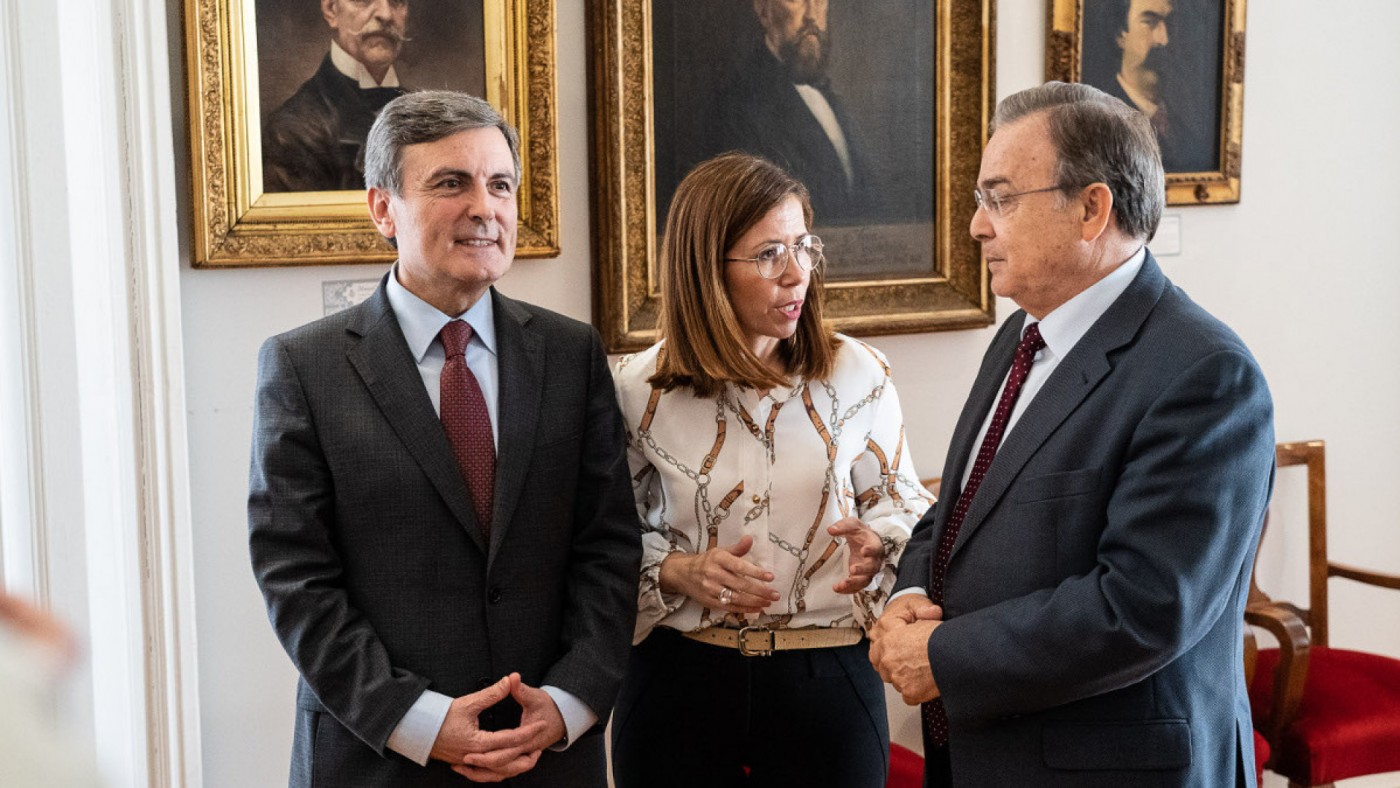 La alcaldesa de Cartagena junto al secretario de Estado Pedro Saura y el consejero Patricio Valverde