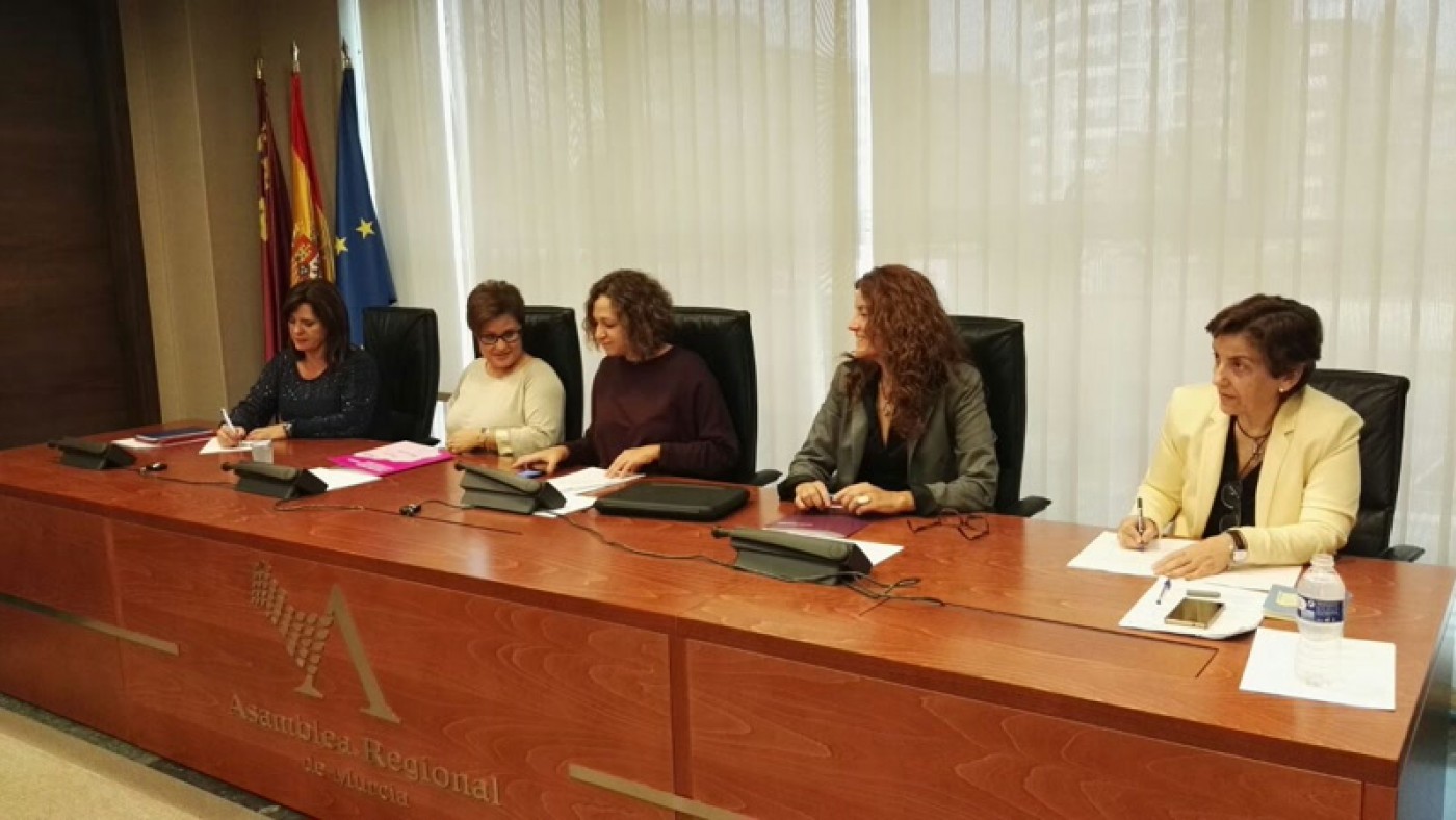 La Asociación Mas Mujer Murcia ante la Asamblea Regional