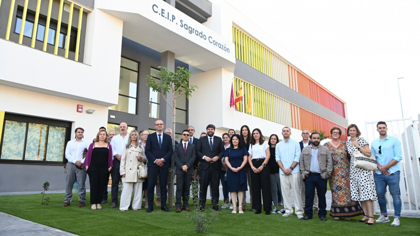 Librilla estrena colegio de infantil y primaria tras 20 años de espera