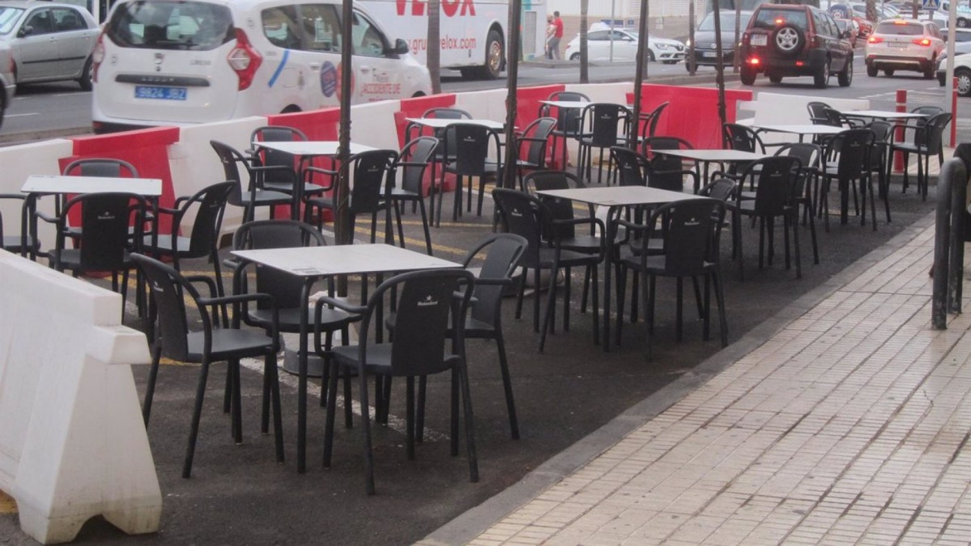 No Más Ruido lleva a la Fiscalía la instalación de 50 terrazas de bares y cafeterías en plazas de aparcamiento 