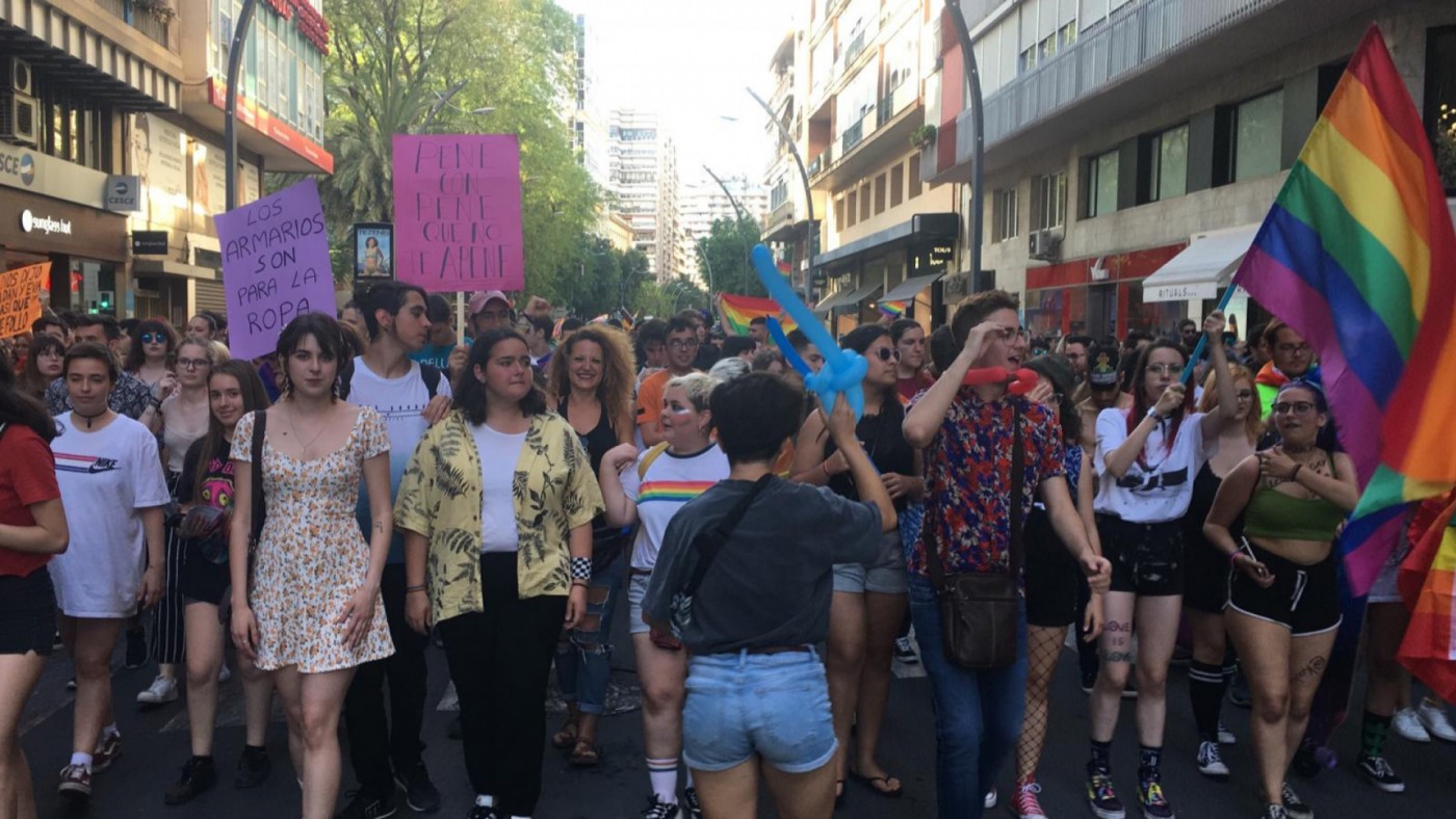 Imagen de la manifestación del Orgullo por la Gran Vía de Murcia
