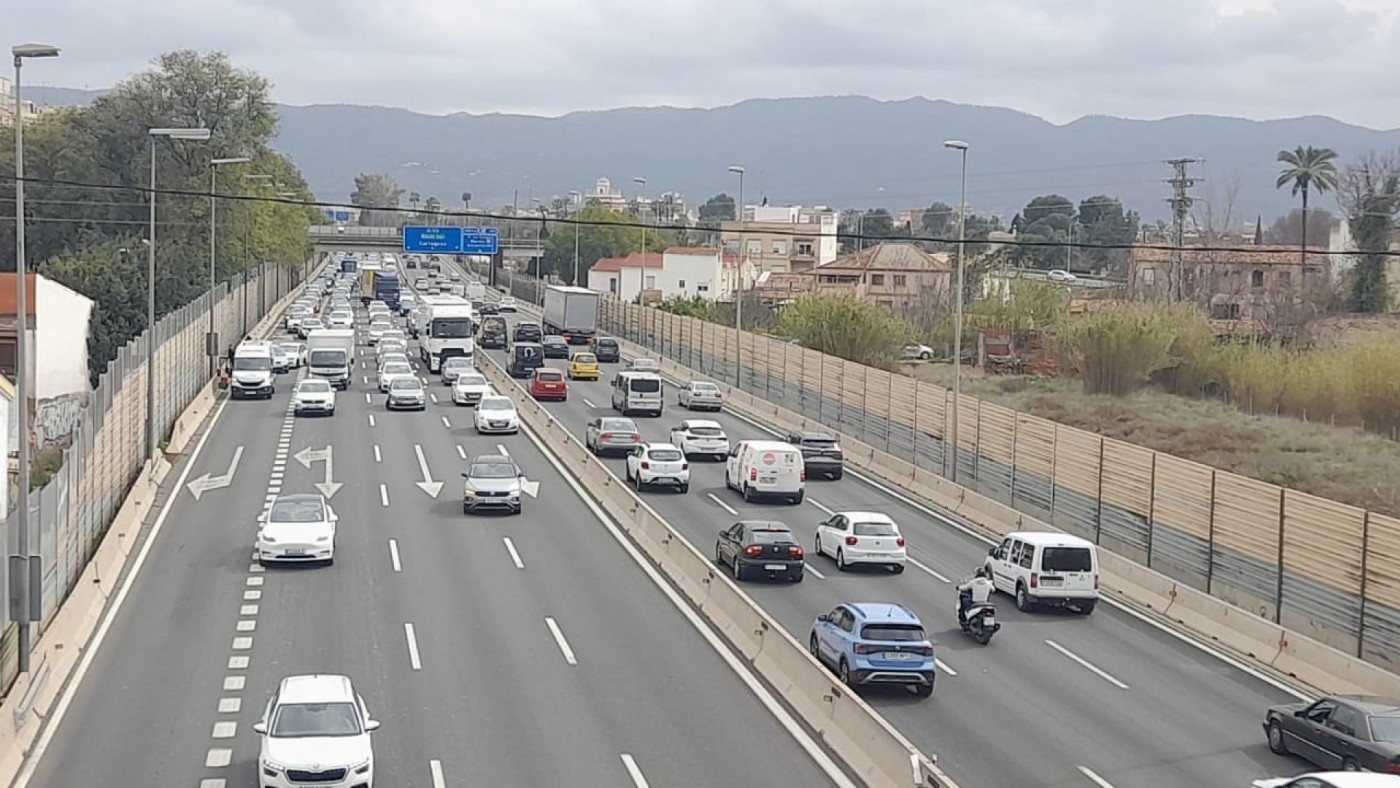 Froet denuncia el colapso de la A7 que complica el movimiento de camiones