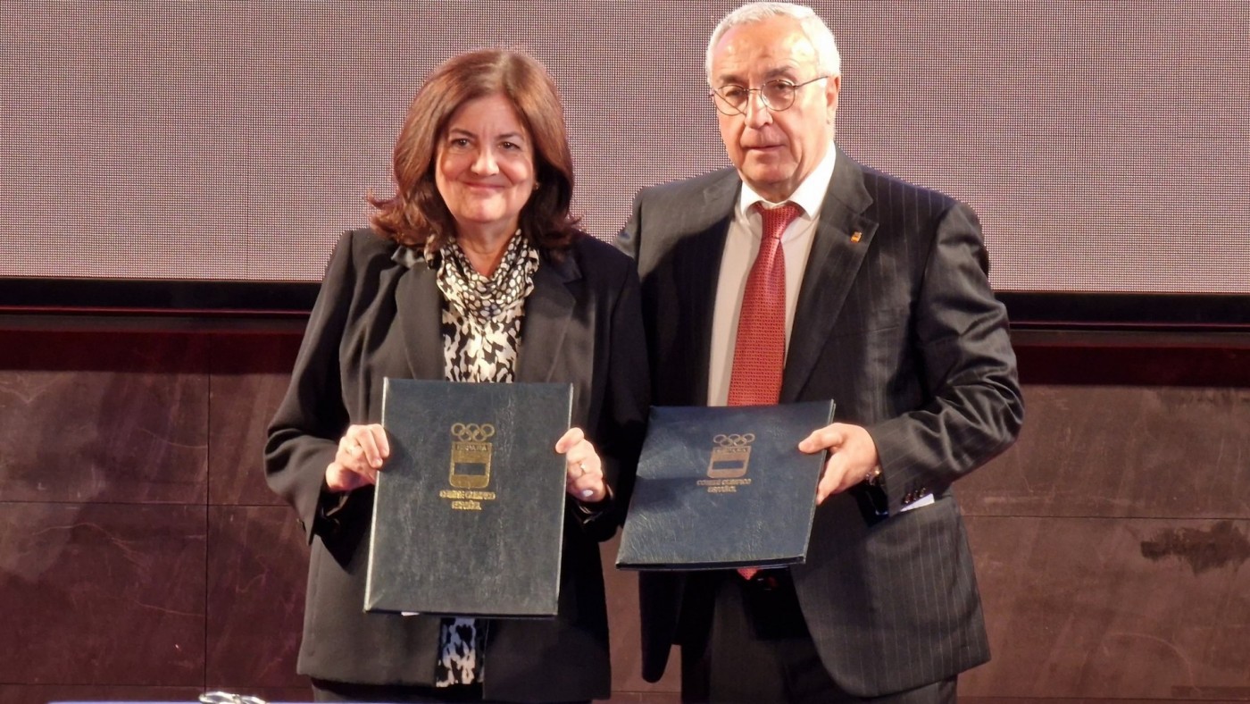 La UCAM y el COE renuevan convenio con José Luis Mendoza protagonista