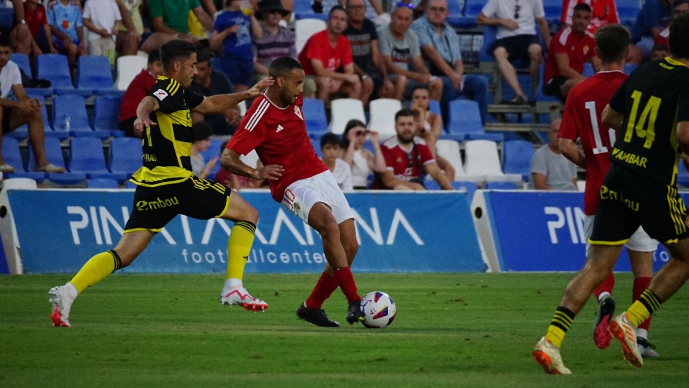 El Real Murcia cae 1-0 contra el Zaragoza en su tercer amistoso