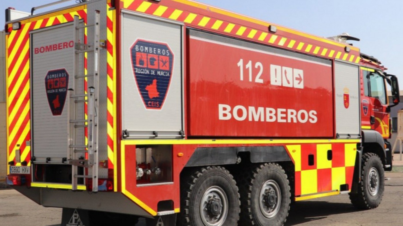 Cuatro afectados por humo, dos de ellos niños, tras incendiarse una vivienda en Sangonera la Verde