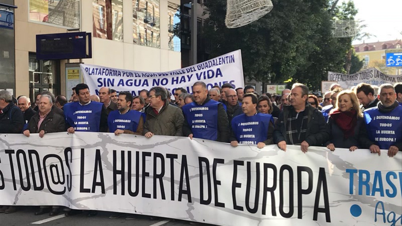 Manifestación por la Gran Vía de Murcia
