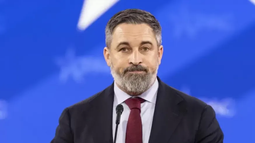 Vox capitaliza parte de la caída en intención de voto de PP y PSOE según el CIS